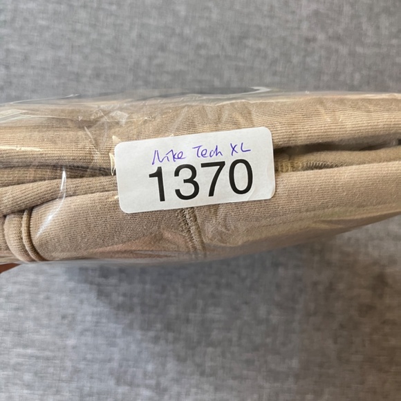 Nike Tech Fleece Jogger Pants - Men's Size XL - Khaki Tan - Picture 11 of 11